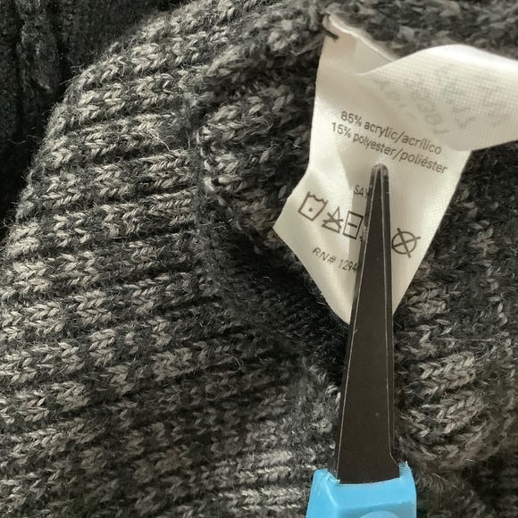 Venus Classic Sweater Medium - Picture 7 of 12